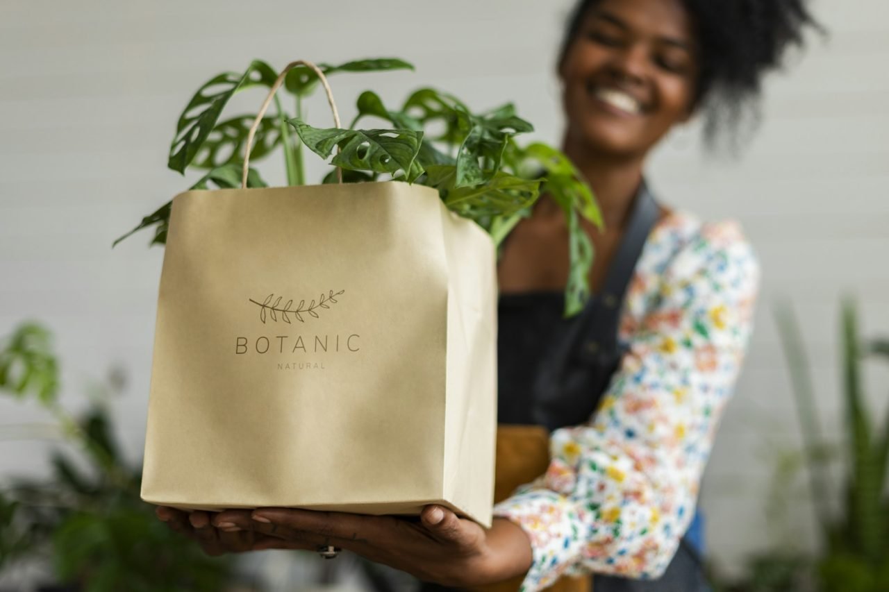Environmentally friendly bag for plant shop