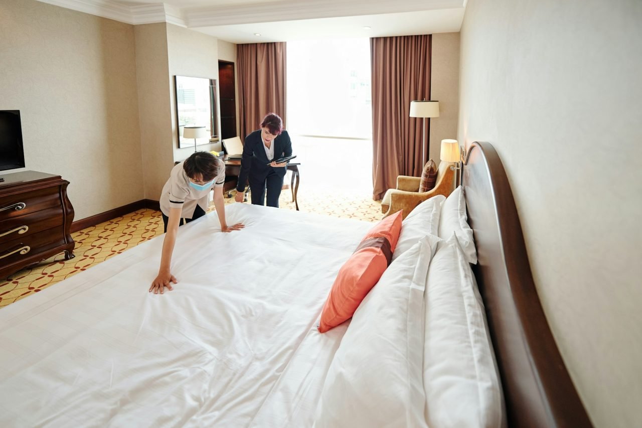 Making bed under managers control